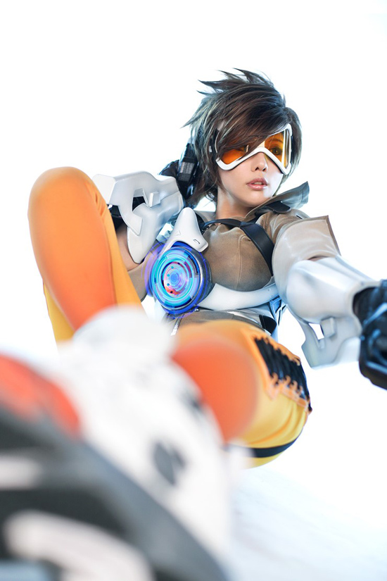 Ngắm cosplay Tracer cực ấn tượng của nhóm Spiral Cats