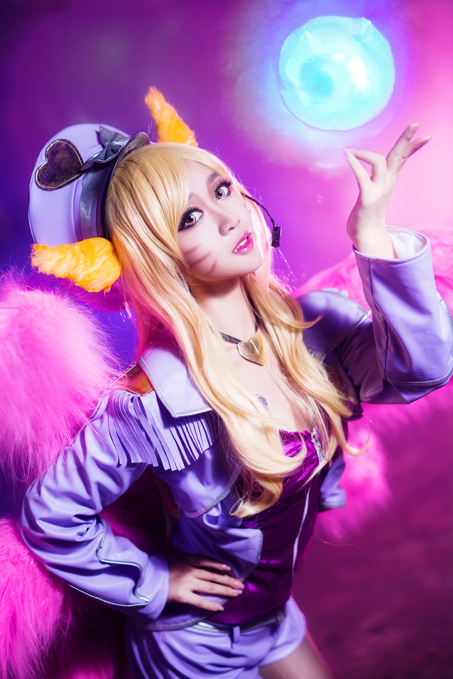 Mộ Tử đốn tim game thủ với cosplay Ahri Thần Tượng Âm Nhạc