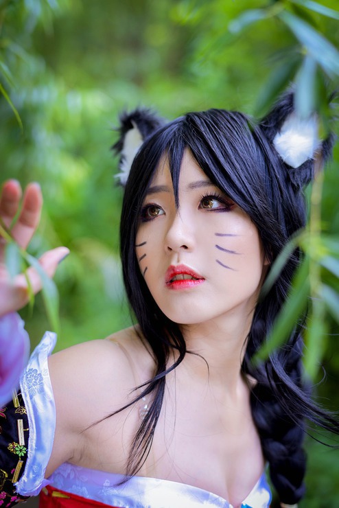 LMHT: Cygnus bất ngờ tung cosplay Ahri đốn tim game thủ