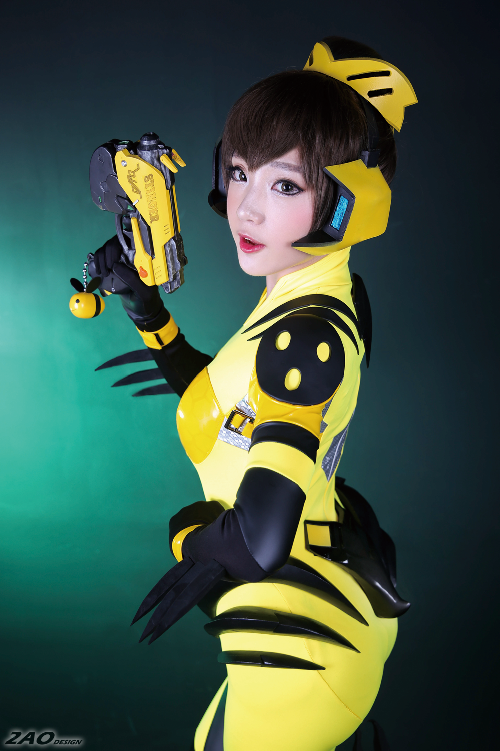 Overwatch: Miyuko hóa thân thành D.Va Ong vàng