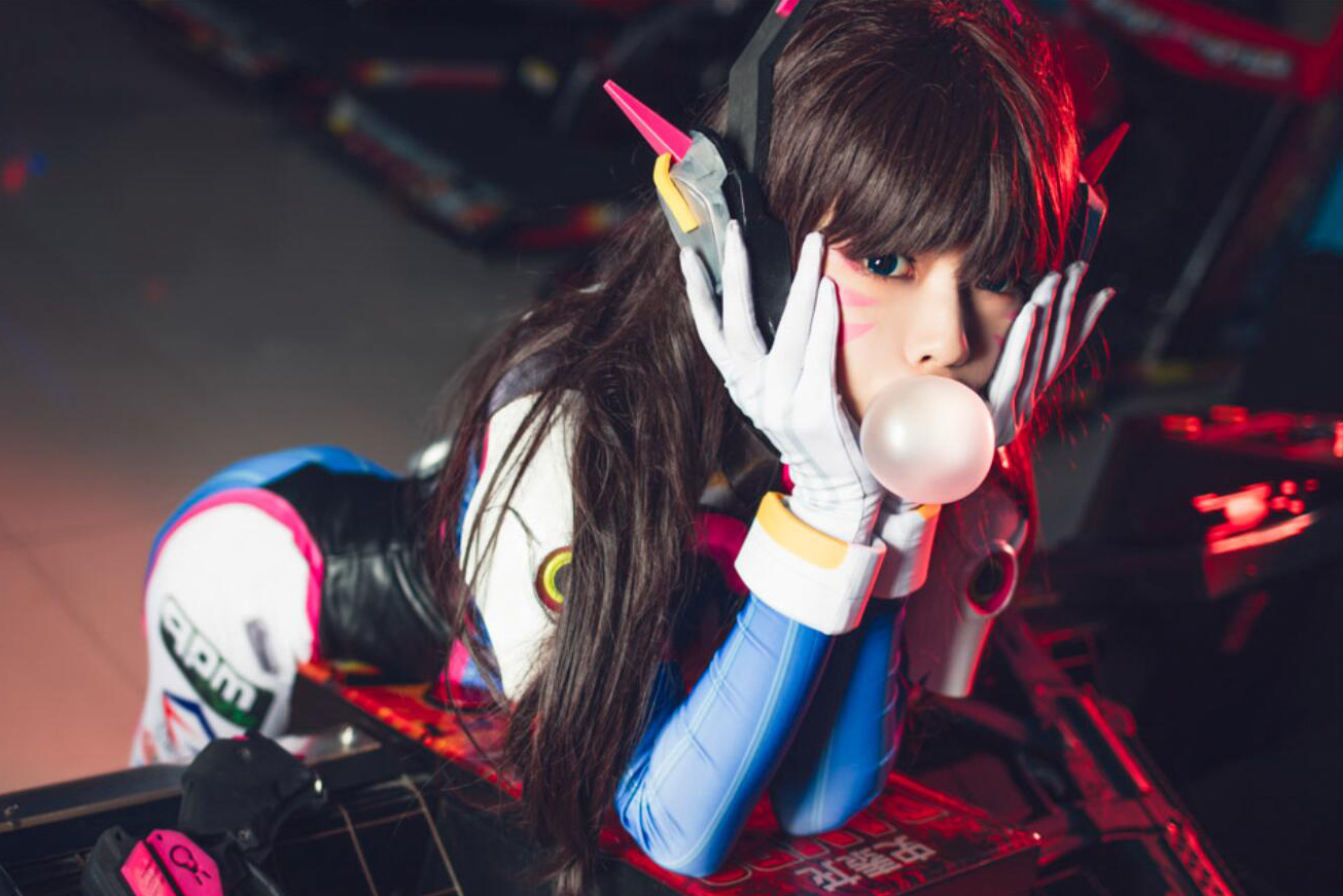 Overwatch: Không cười nhưng cosplay D.Va của Tương Du vẫn rất quyến rũ