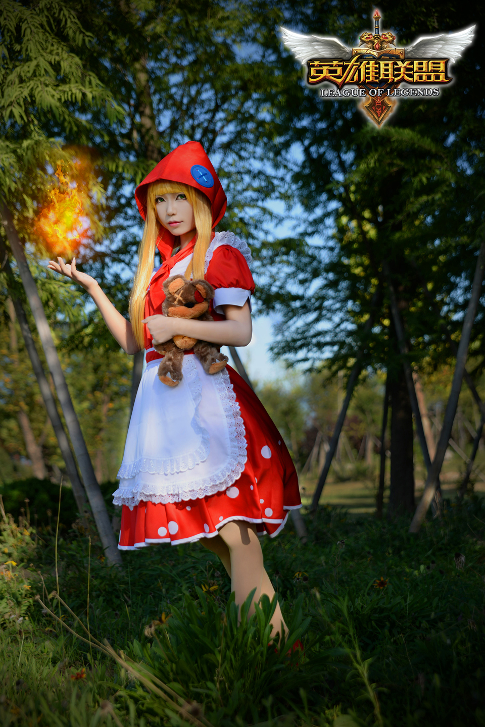 LMHT: Cosplay Annie Quàng Khăn Đỏ đáng yêu như thiên thần của Nam Cung Huyễn Mặc