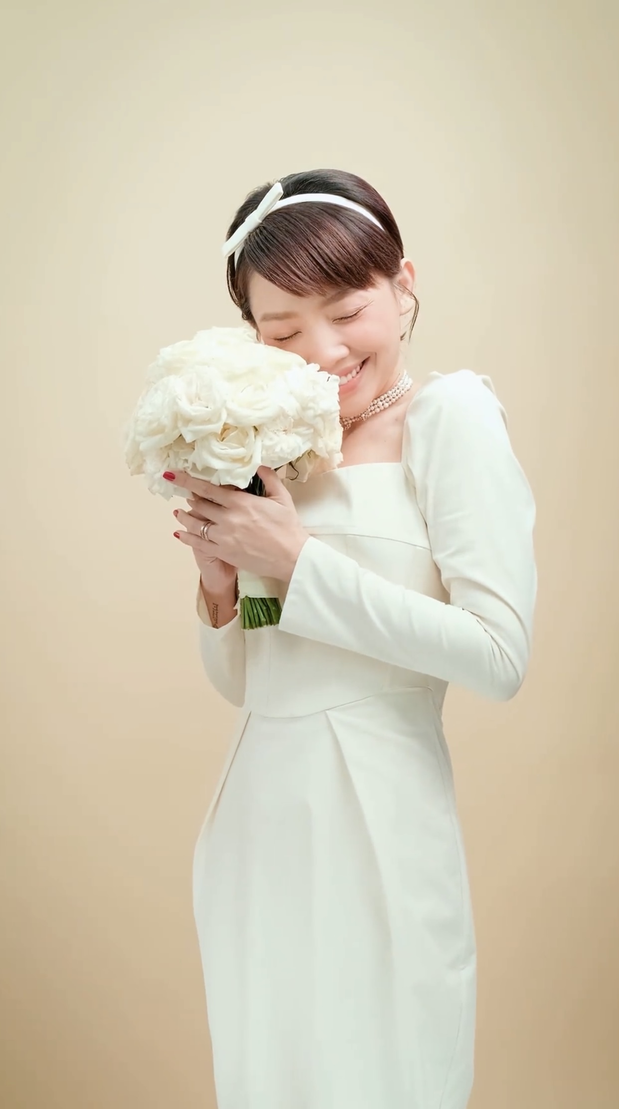 Váy cô dâu trong đám cưới trong mơ của Tóc Tiên sẽ thế nào? - 2sao