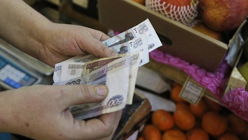 Nga giúp doanh nghiệp trả nợ nước ngoài cứu đồng rúp