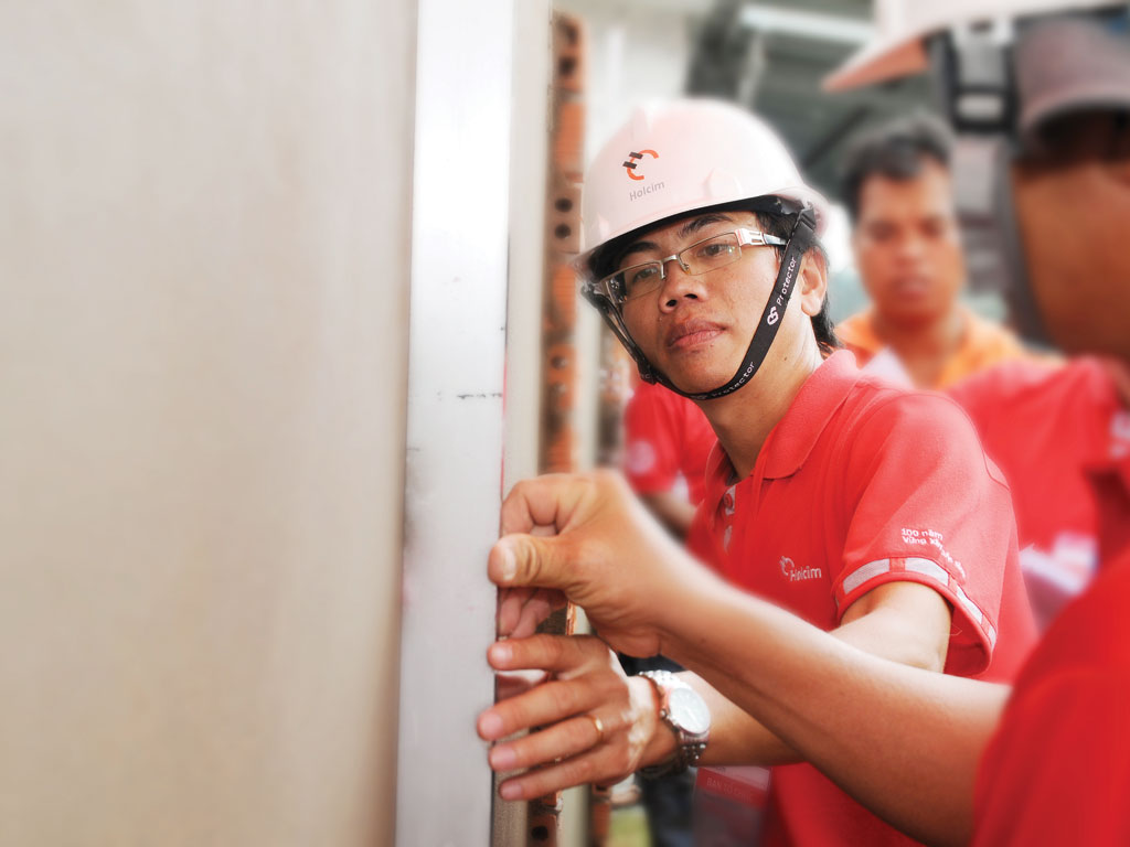 Xi măng Holcim Đa Dụng Power-S đáp ứng mọi quy chuẩn xây dựng của nhà thầu chuyên nghiệp	 - Ảnh: Trường Hải 