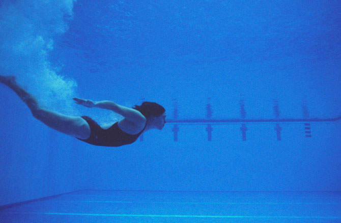 Nước si rô không ảnh hưởng đến tốc độ bơi bình thường của con người	- Ảnh: Shutterstock