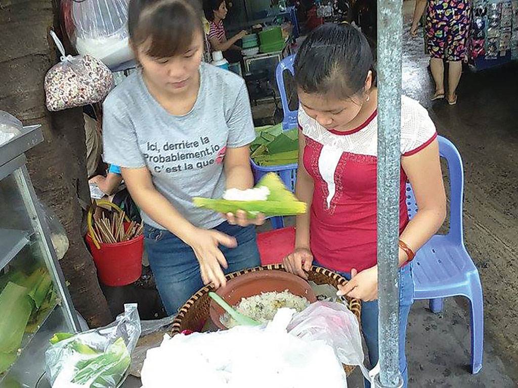 Bánh khúc cô Lan ở chợ Nguyễn Công Trứ - Ảnh: Trinh Nguyễn