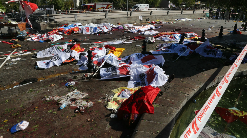 Cảnh tượng kinh hoàng sau vụ nổ ở Ankara - 
 Ảnh: AFP