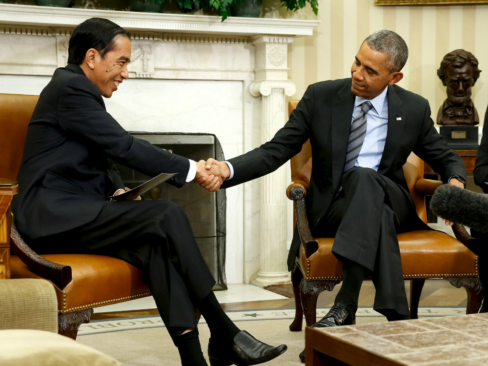 Tổng thống Indonesia Joko Widodo và Tổng thống Mỹ Barack Obama trong cuộc gặp ở Phòng Bầu dục tại Nhà Trắng - Ảnh: Reuters
