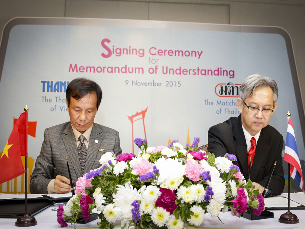 Báo Thanh Niên và báo Thái Lan Matichon ký kết hợp tác truyền thông - Ảnh: L.Y