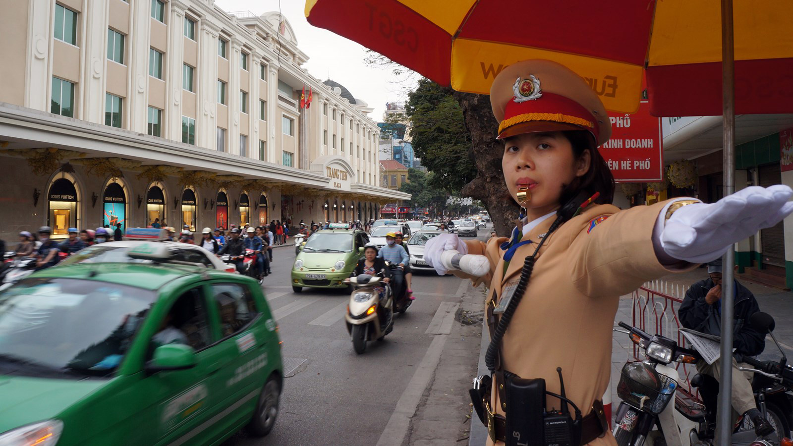 Cảnh sát giao thông Hà Nội - Ảnh: TNO