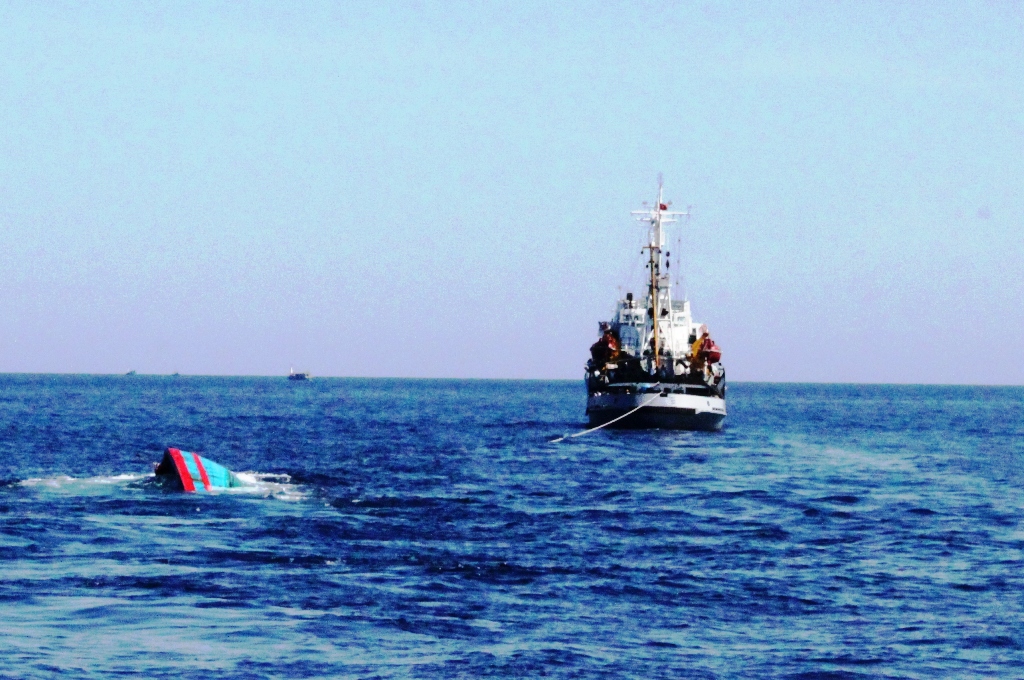 Tàu cá ĐNa 90657TS do bà Huỳnh Thị Như Hoa (trú tại Đà Nẵng) bị đâm chìm trên biển vào giữa năm 2014 - Ảnh: CTV
