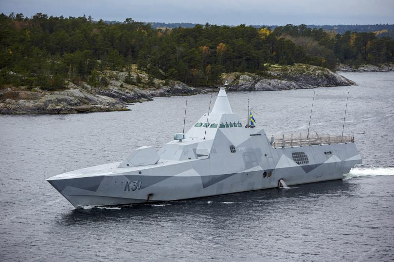 Tàu hộ vệ tên lửa HMS Visby của Thụy Điển truy tìm “tàu ngầm Nga” vào tháng 10.2014 - Ảnh: Reuters