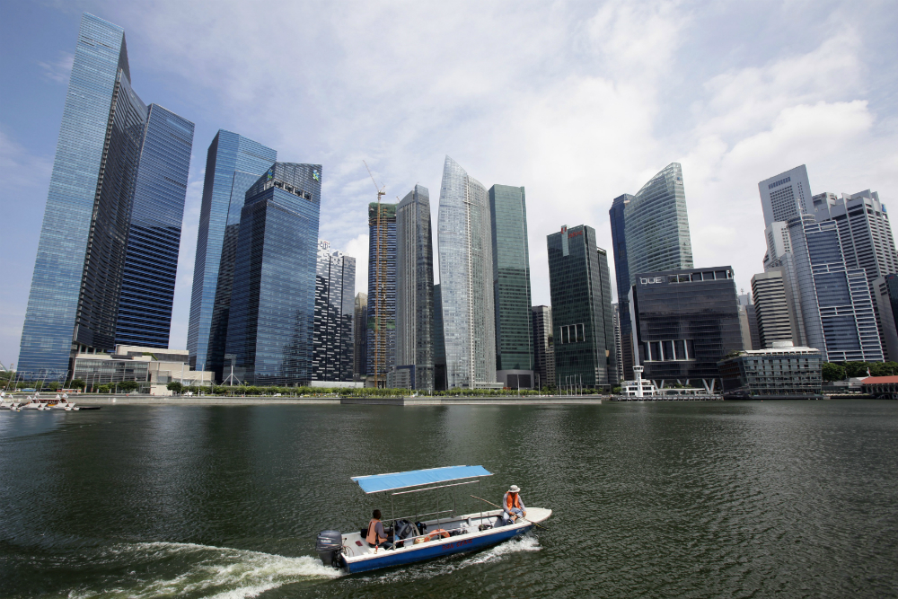Những người tham gia khảo sát chỉ ra rằng Singapore dễ bị khủng bố bởi đây là trung tâm thương mại và đầu mối giao thông của khu vực - Ảnh: Reuters