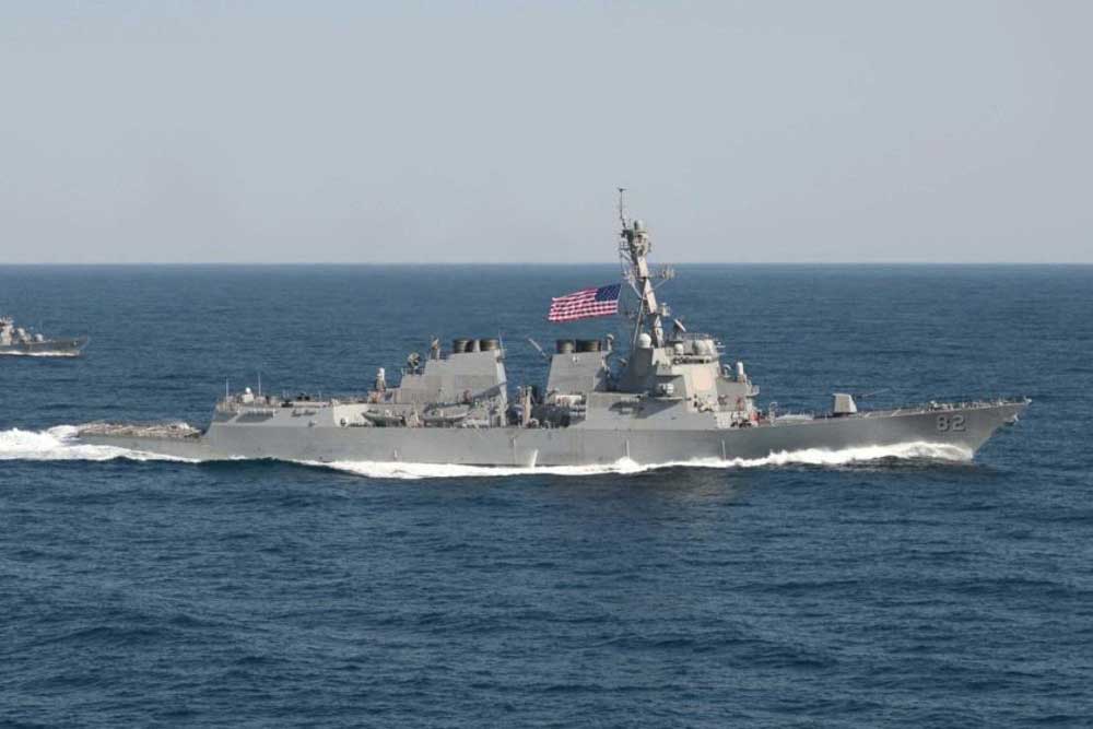 Tàu khu trục USS Lassen của Mỹ tuần tra ở Biển Đông cuối năm ngoái - Ảnh: Reuters