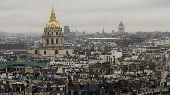 Kho vũ khí được tìm thấy bên ngoài thủ đô Paris - Ảnh minh họa: Reuters