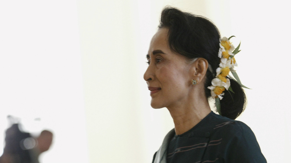 Bà Suu Kyi vẫn giữ chức ngoại trưởng và bộ trưởng chủ nhiệm Văn phòng chính phủ - Ảnh: Reuters