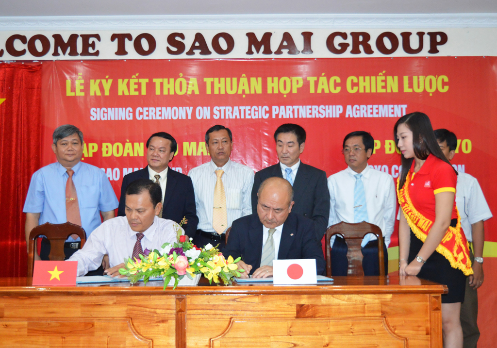 Lễ ký kết hợp tác chiến lược sản xuất năng lượng sạch giữa Tập đoàn Sao Mai với Koyo Corp (Nhật Bản) - Ảnh: Quốc Hưng
