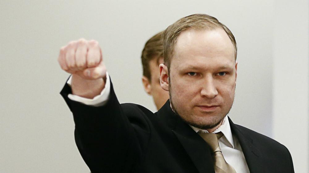 Anders Behring Breivik xuất hiện tại phiên tòa xử anh ta hồi năm 2012 - Ảnh: Reuters