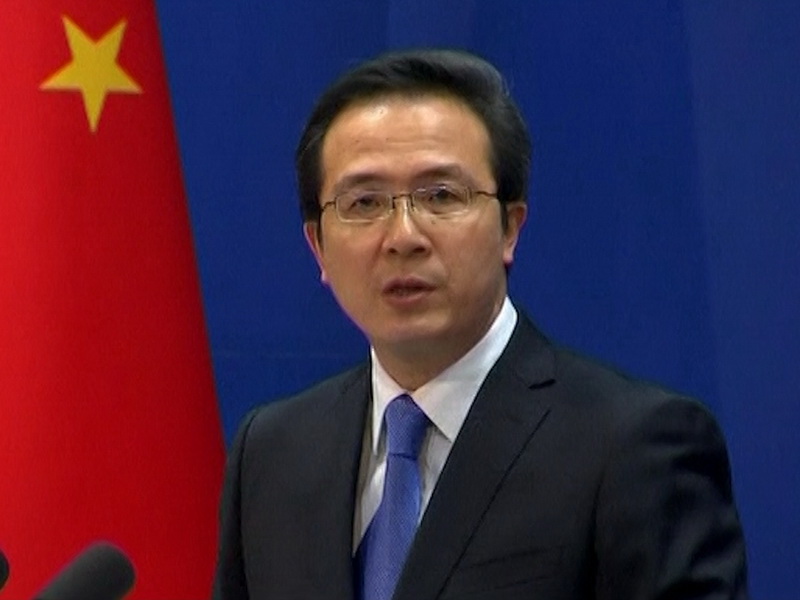 Ông Hồng Lỗi, phát ngôn viên Bộ Ngoại giao Trung Quốc bào chữa cho phát ngôn của đại sứ Trung Quốc ở Malaysia đang bị dư luận nước này lên án - Ảnh: Reuters