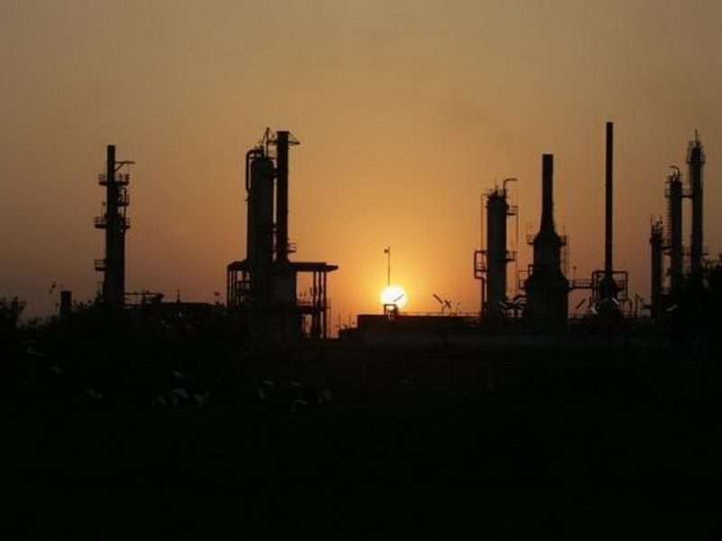 Giá dầu tiếp tục duy trì ở mức thấp khiến hàng loạt công ty dầu khí Mỹ vỡ nợ - Ảnh: Reuters 
