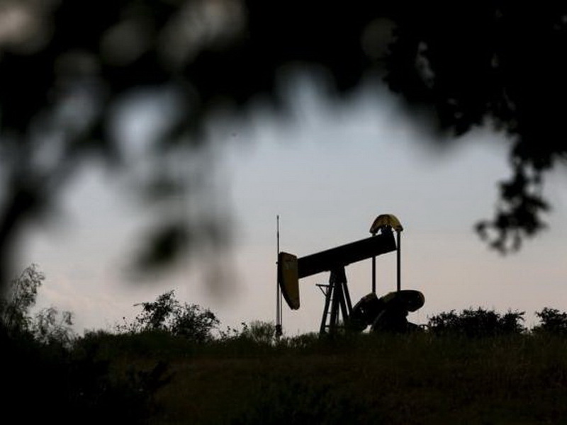 Một trạm bơm dầu tại Texas (Mỹ) - Ảnh: Reuters 