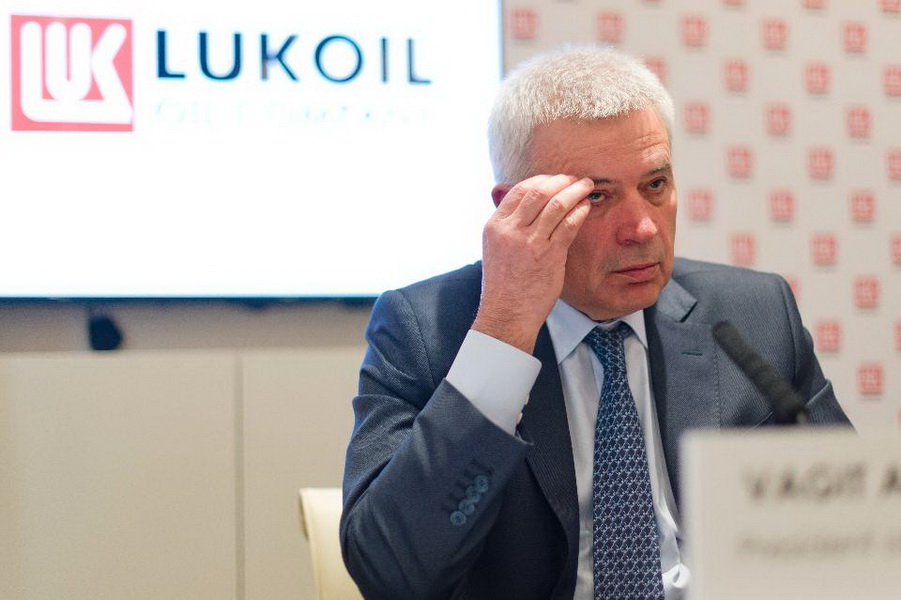 Vagit Alekperov, Giám đốc tập đoàn dầu mỏ Lukoil (Nga), tuyên bố công ty ông sẽ rút khỏi Lithuania và các nước Baltic khác vì làn sóng bài Nga đang tăng cao - Ảnh: AFP