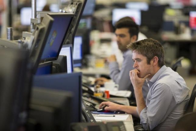 Gần 70% nhà đầu tư Mỹ thua lỗ trong năm 2015 - Ảnh: Reuters 