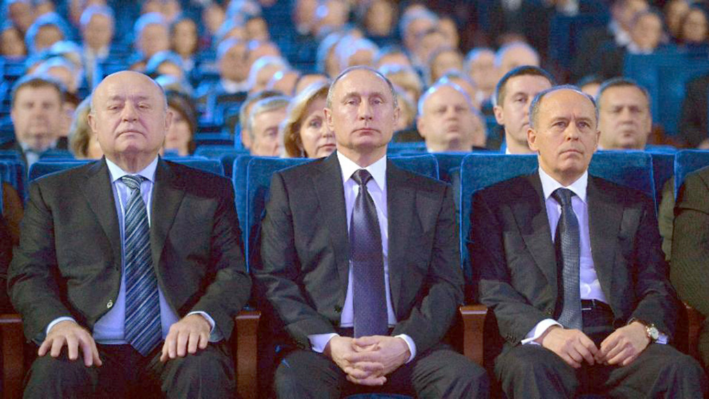 Tổng thống Nga (giữa) tại lễ kỷ niệm 95 năm thành lập lực lượng an ninh Nga, ngày 19.12.2015 - Ảnh: AFP