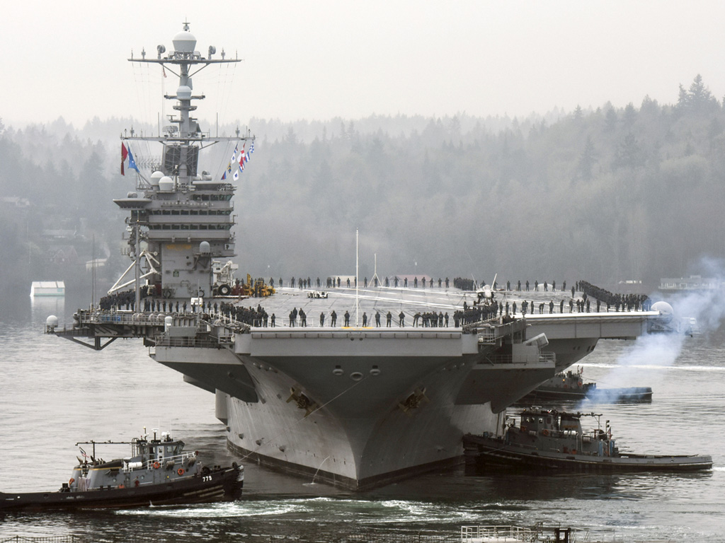 Tàu sân bay USS John C. Stennis rời căn cứ Kitsap-Bremerton, bang Washington ngày 15.1.2016 sang Tây Thái Bình Dương - Ảnh: Hải quân Mỹ