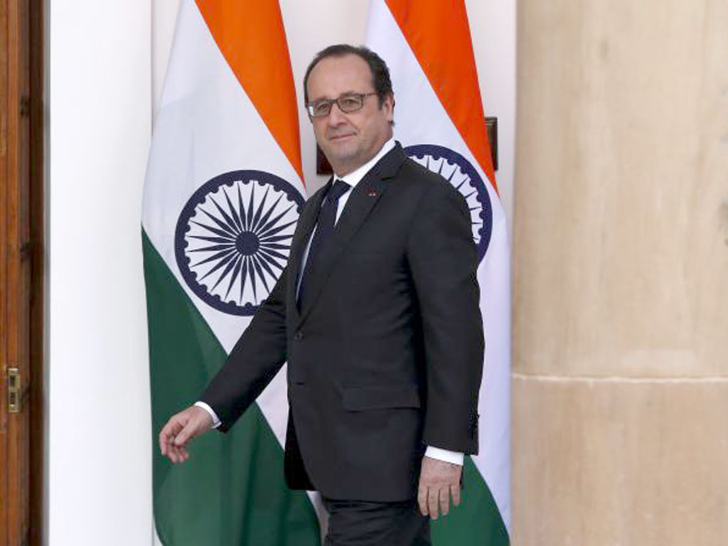 Tổng thống Pháp tại Dinh tổng thống Ấn Độ ở New Delhi ngày 25.1, ông đang có chuyến thăm chính thức Ấn Độ - Ảnh: Reuters