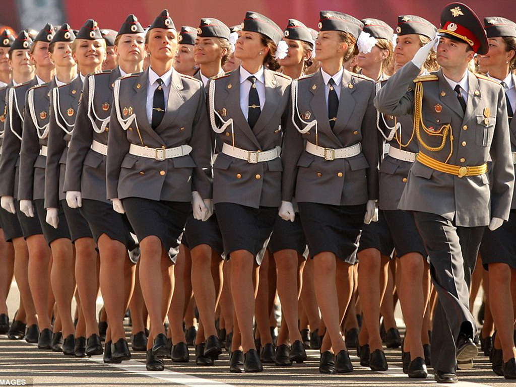 Nữ cảnh sát Nga - Ảnh: AFP