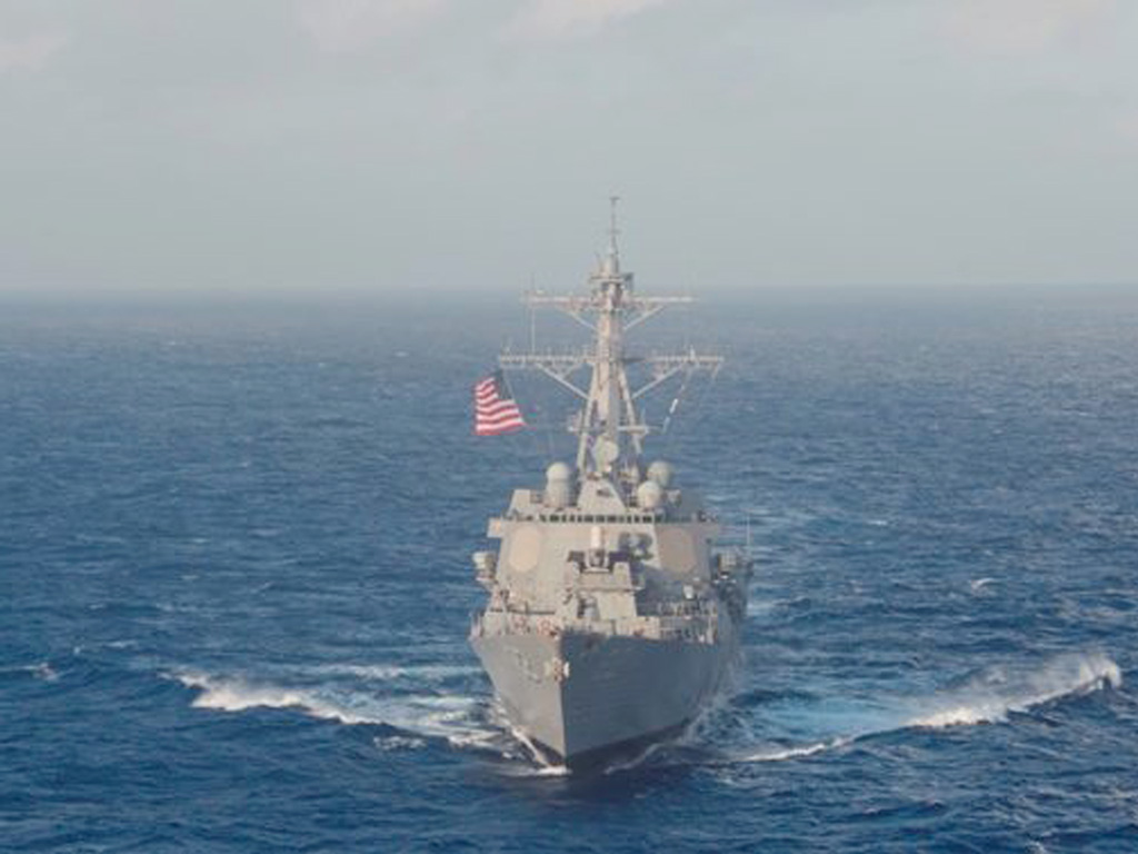 Tàu khu trục USS Lassen tiến vào Biển Đông để tuần tra xuyên qua khu vực 12 hải lý quanh các đảo nhân tạo Trung Quốc xây phi pháp trên Biển Đông - Ảnh: Facebook tàu Lassen