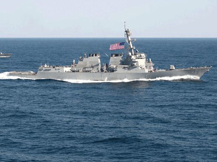 Căng thẳng Mỹ - Trung tăng cao sau khi tàu chiến USS Lassen của Mỹ băng qua khu vực 12 hải lý quanh Đá Xu Bi của Việt Nam đang bị Trung Quốc chiếm đóng trái phép và bồi đắp thành đảo nhân tạo - Ảnh: Hải quân Mỹ