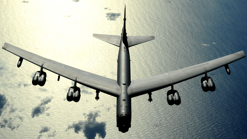 Hai máy bay ném bom chiến lược B-52 của Mỹ đã bay áp sát các đảo nhân tạo Trung Quốc bồi đắp phi pháp trên Biển Đông trong 2 ngày 8 - 9.11 qua - Ảnh: Không quân Mỹ