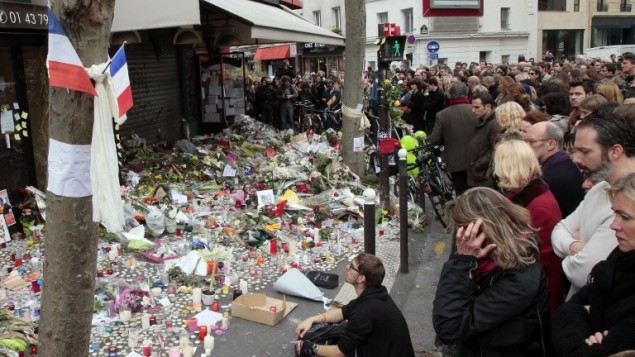 Vụ khủng bố Paris gây ra nỗi đau quá lớn, không chỉ với người Paris - Ảnh: AFP