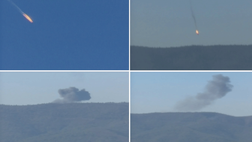 Các hình ảnh ghi cảnh chiếc máy bay Nga bị bắn và rơi xuống - Ảnh: Reuters