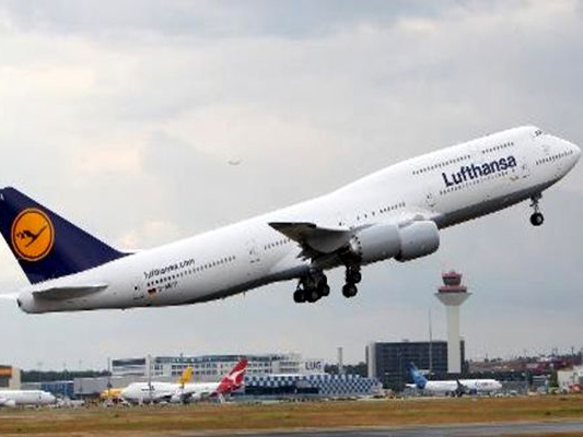 Sự cố xảy ra trên máy bay của hãng hàng không Lufthansa - Ảnh: AFP