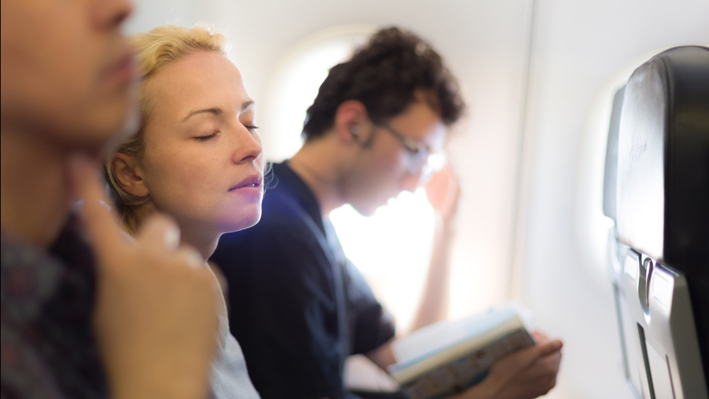 Chỗ ngồi trên máy bay là đề tài từng gây rất nhiều tranh cãi - Ảnh minh họa: Shutterstock
