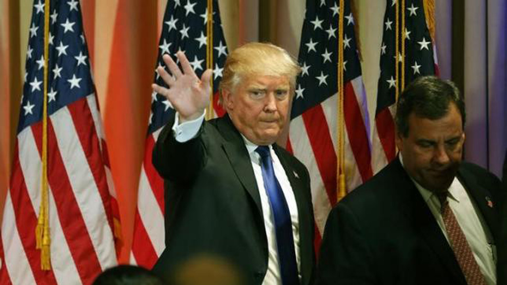 Dẫu bị "vây" tứ bề, tỉ phú Donald Trump tới nay vẫn cứ bách chiến bách thắng - Ảnh: Reuters