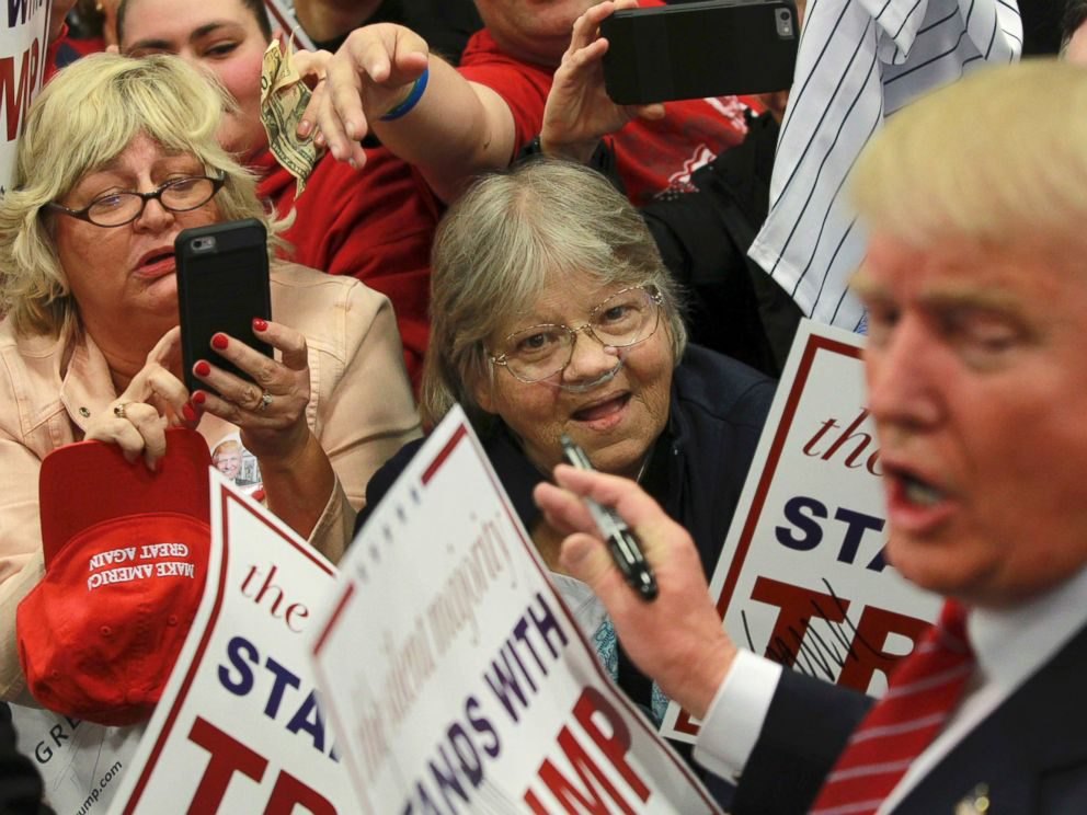 Ông Donald Trump thực sự có một lượng "ủng hộ viên" nữ hùng hậu - Ảnh: Reuters
