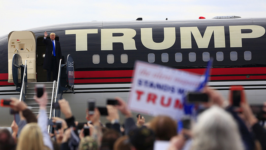 Tỉ phú Donald Trump sở hữu đến 4 máy bay - Ảnh: Reuters