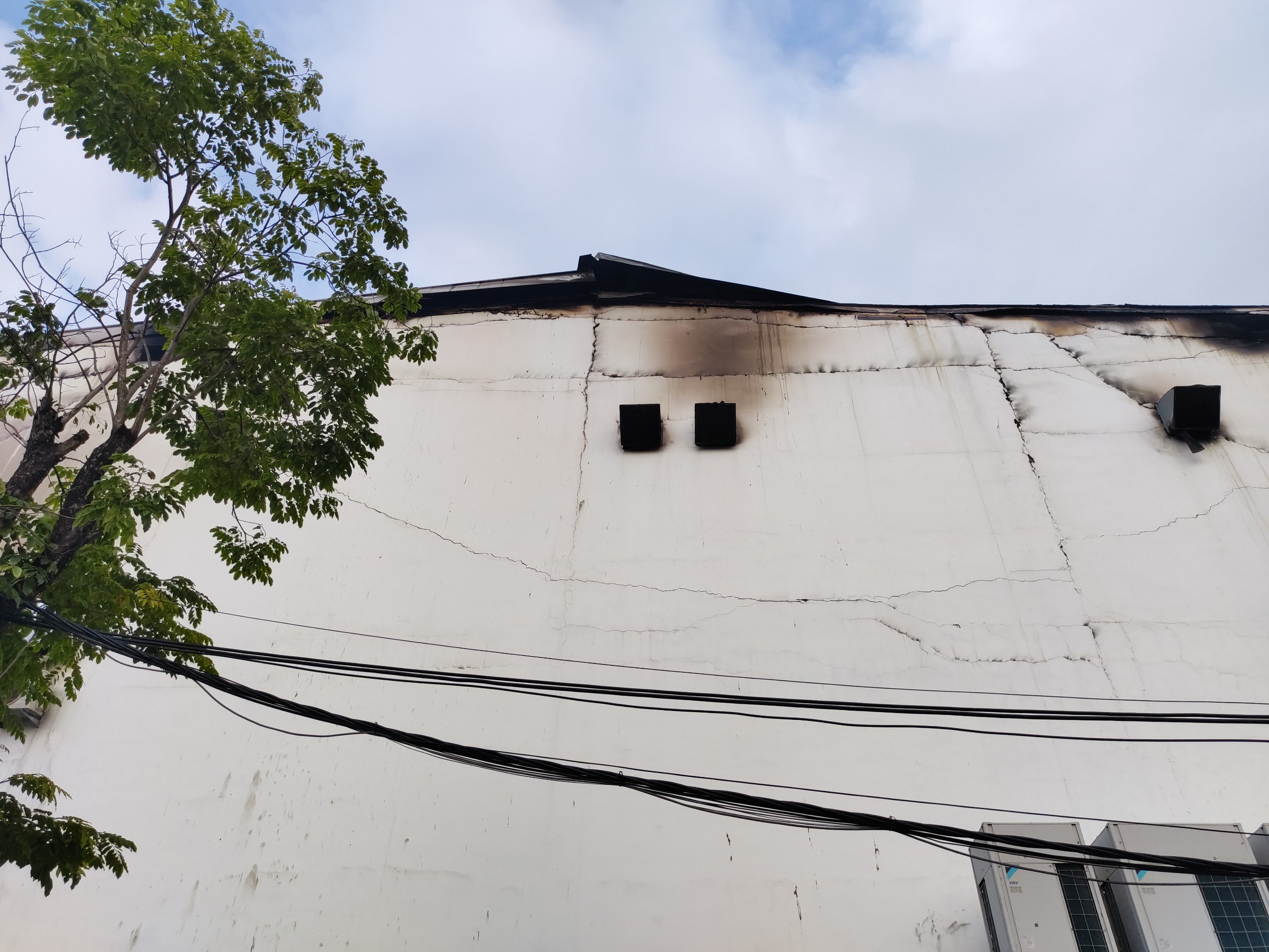 Cháy đến 3 giờ sáng, quán bar 'đình đám' nhất Hải Phòng bị phá hủy nặng nề