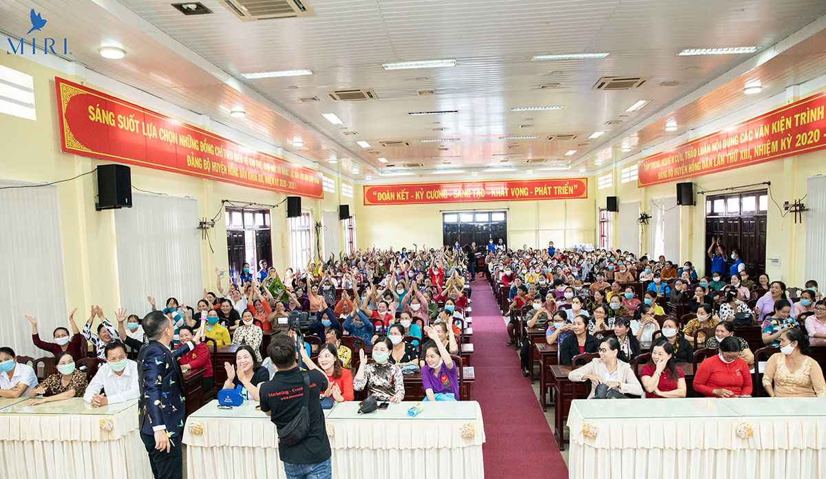 Hội viên Hội Phụ nữ huyện Hồng Dân tham dự chương trình Ngày hội Thành viên MIRI