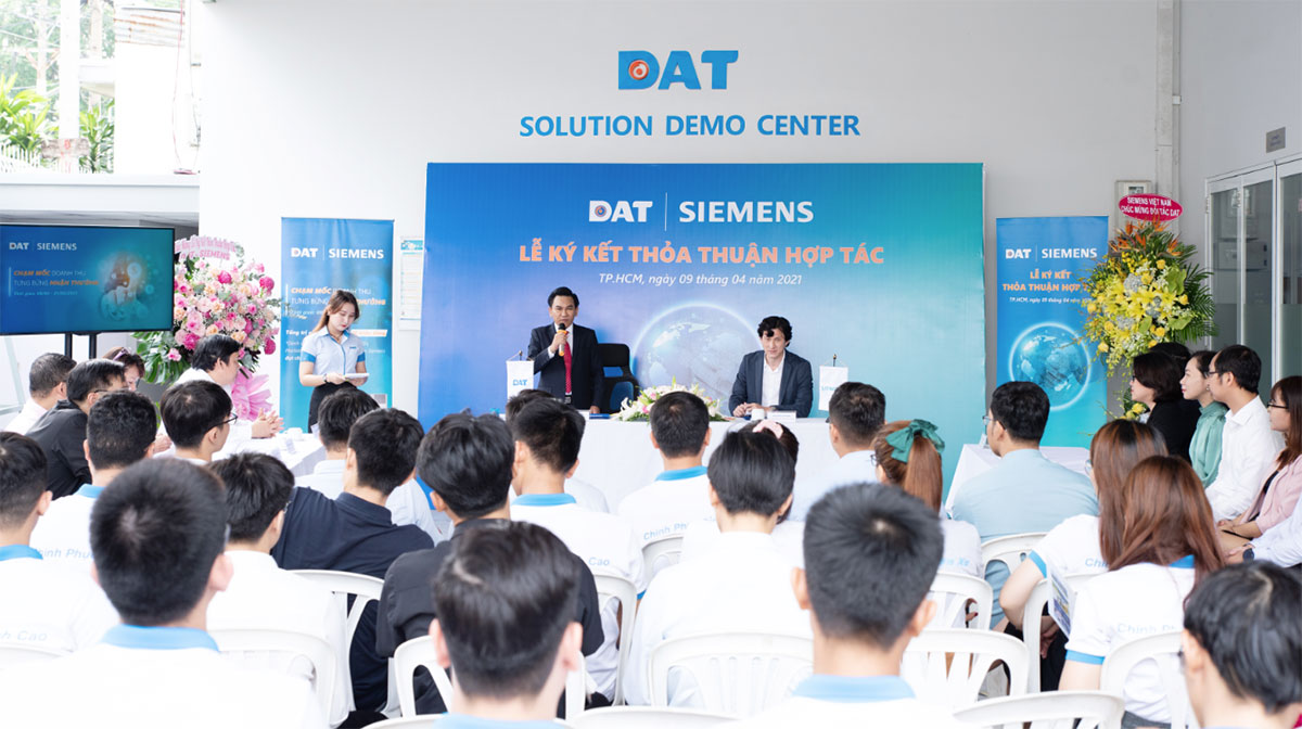 Ông Tiêu Văn Đạt cam kết chia sẻ kinh nghiệm và khai thác tối ưu Hệ sinh thái DAT để thúc đẩy mối quan hệ giữa DAT và Siemens, không ngừng đóng góp vào sự nghiệp phát triển kinh tế, xã hội