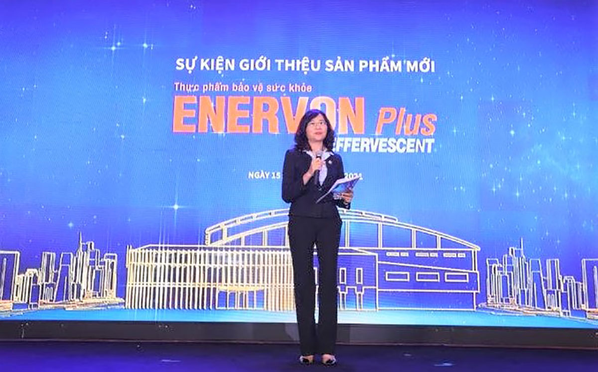 Dược sĩ Lê Nữ Minh Hoài - Tổng Giám đốc UIP phát biểu chào mừng