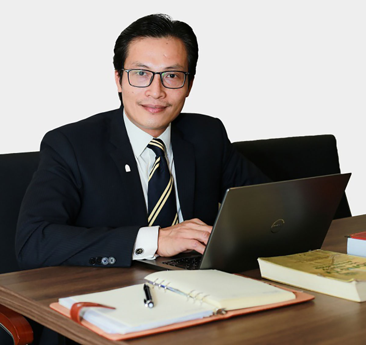 Luật sư Phan Hoàng Lâm - Luật sư Đoàn Hà Nội, Đại diện Công ty Luật DT LAW