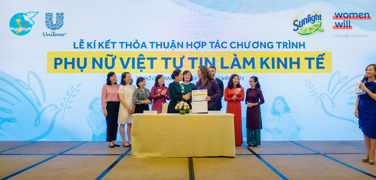Chương trình “Phụ nữ Việt tự tin làm kinh tế” hợp tác giữa nhãn hàng Sunlight của Công ty Unilever Việt Nam, Hội Liên hiệp Phụ nữ Việt Nam và Google Việt Nam tổ chức