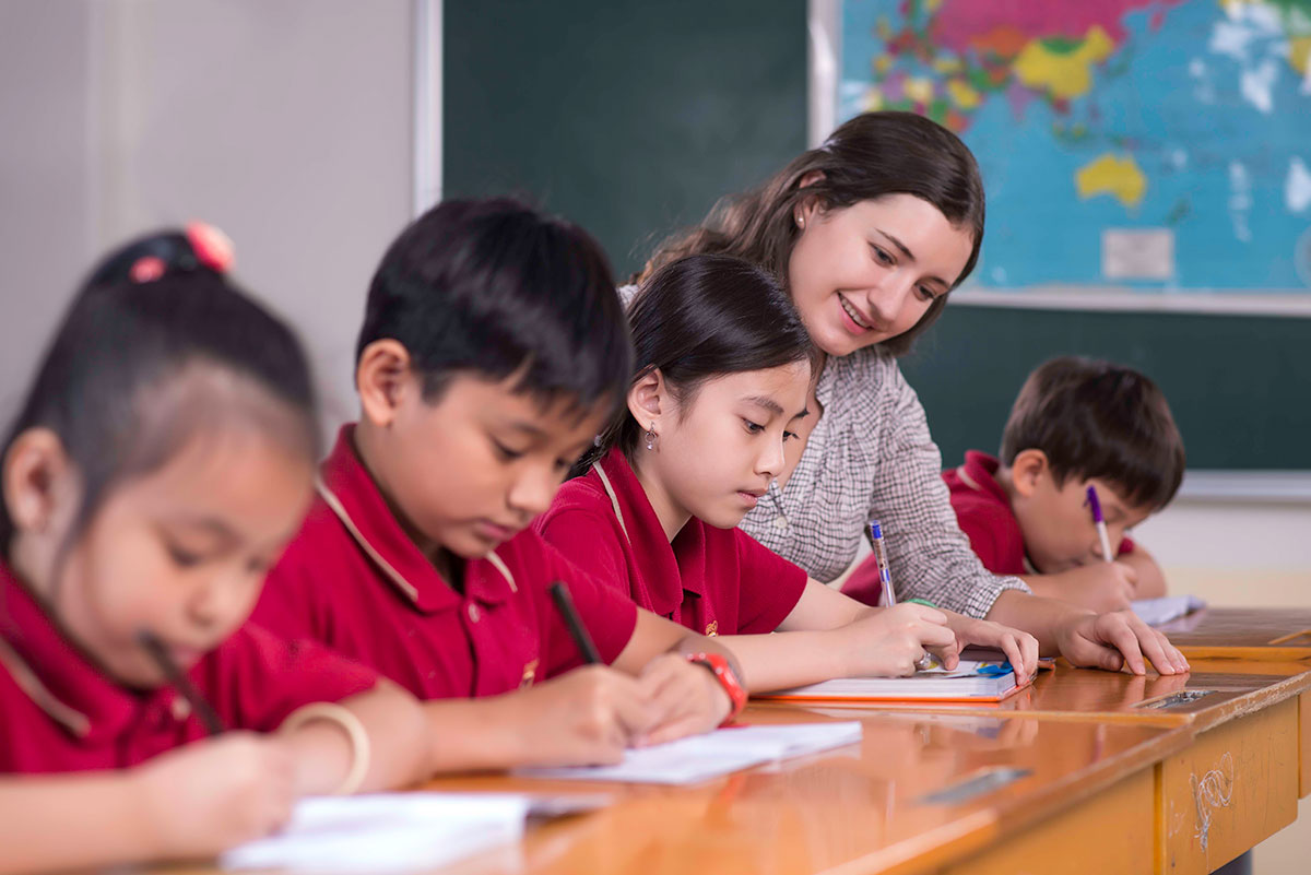 Khóa học tiếng Anh tăng cường được giảng dạy 100% bởi giáo viên nước ngoài
