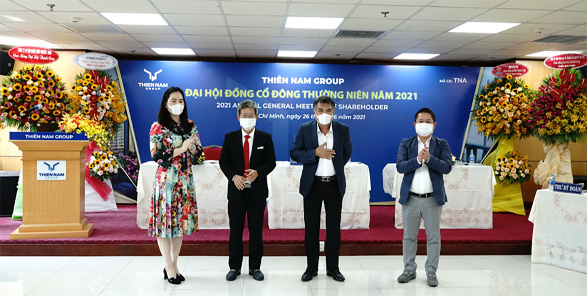 Bà Trần Thị Hiền - Thành viên HĐQT ra mắt trước Đại hội